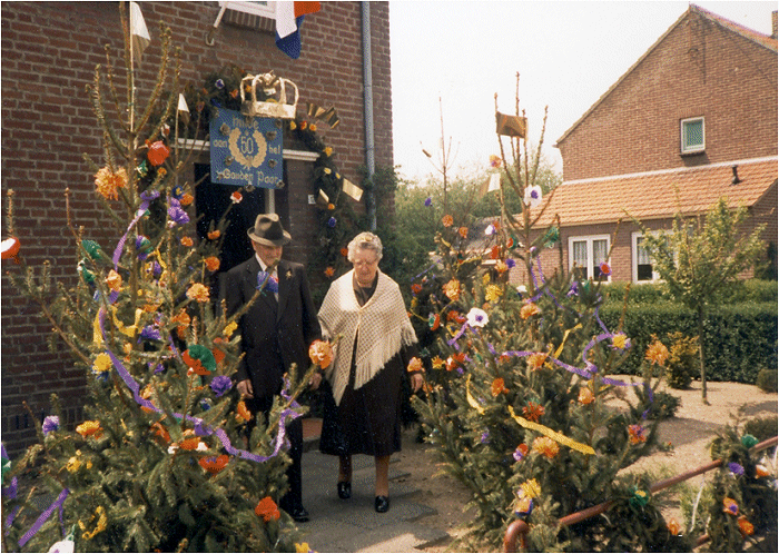 50huw-Kempkes-Koenen-1976-700.gif