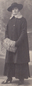 Elizabeth-Schimmer-1-125.gif